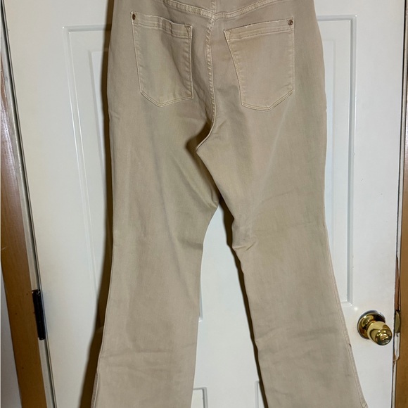 Judy Blue Tan Women's Jeans - Picture 5 of 5